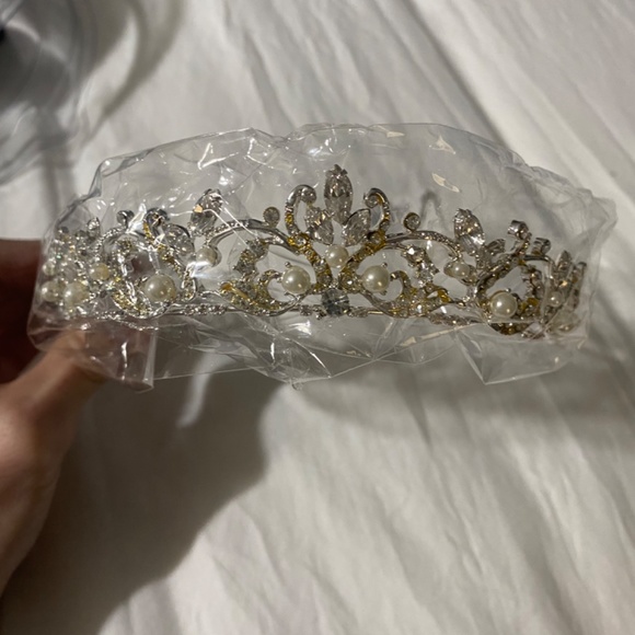 David’s Bridal Brides Head Piece